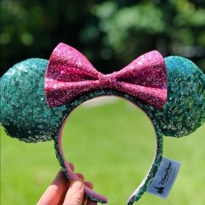 Authentic Disney Parks Minnie Mint green Ears